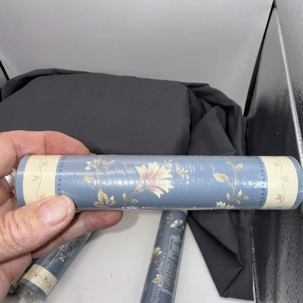 VTG Wallpaper Border Floral Cottage Core Blue White Sunworthy 5 Rolls 75 Feet
